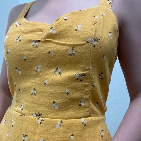 yellow floral hollister mini dress - Picture 2 of 5
